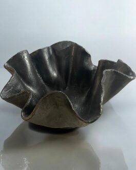 Fuente decorativa negra