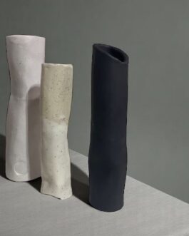 Florero blanco negro